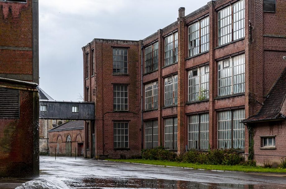 Brique, couleur de l'industrie.